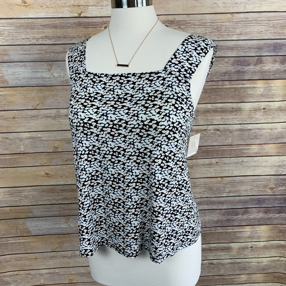14th & Union Sz M NWT Mini Blooms Tank Top